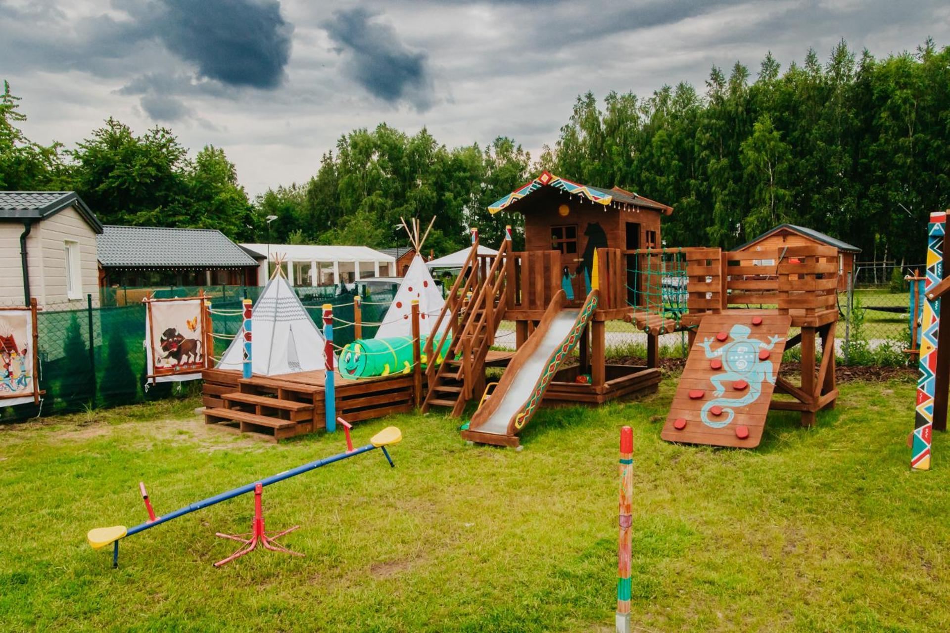 Отель Indiana Camp - 150 M Od Suntago Park Grabce-Towarzystwo Экстерьер фото