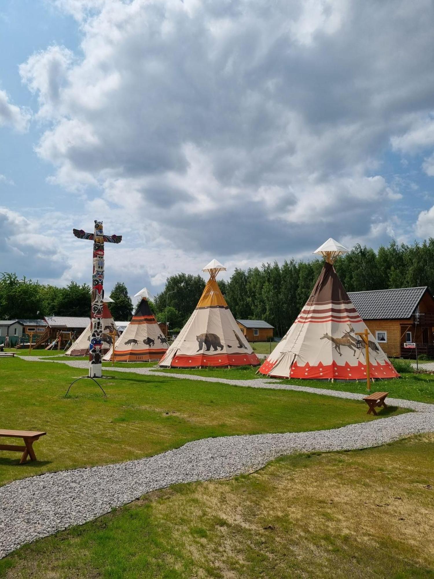 Отель Indiana Camp - 150 M Od Suntago Park Grabce-Towarzystwo Экстерьер фото