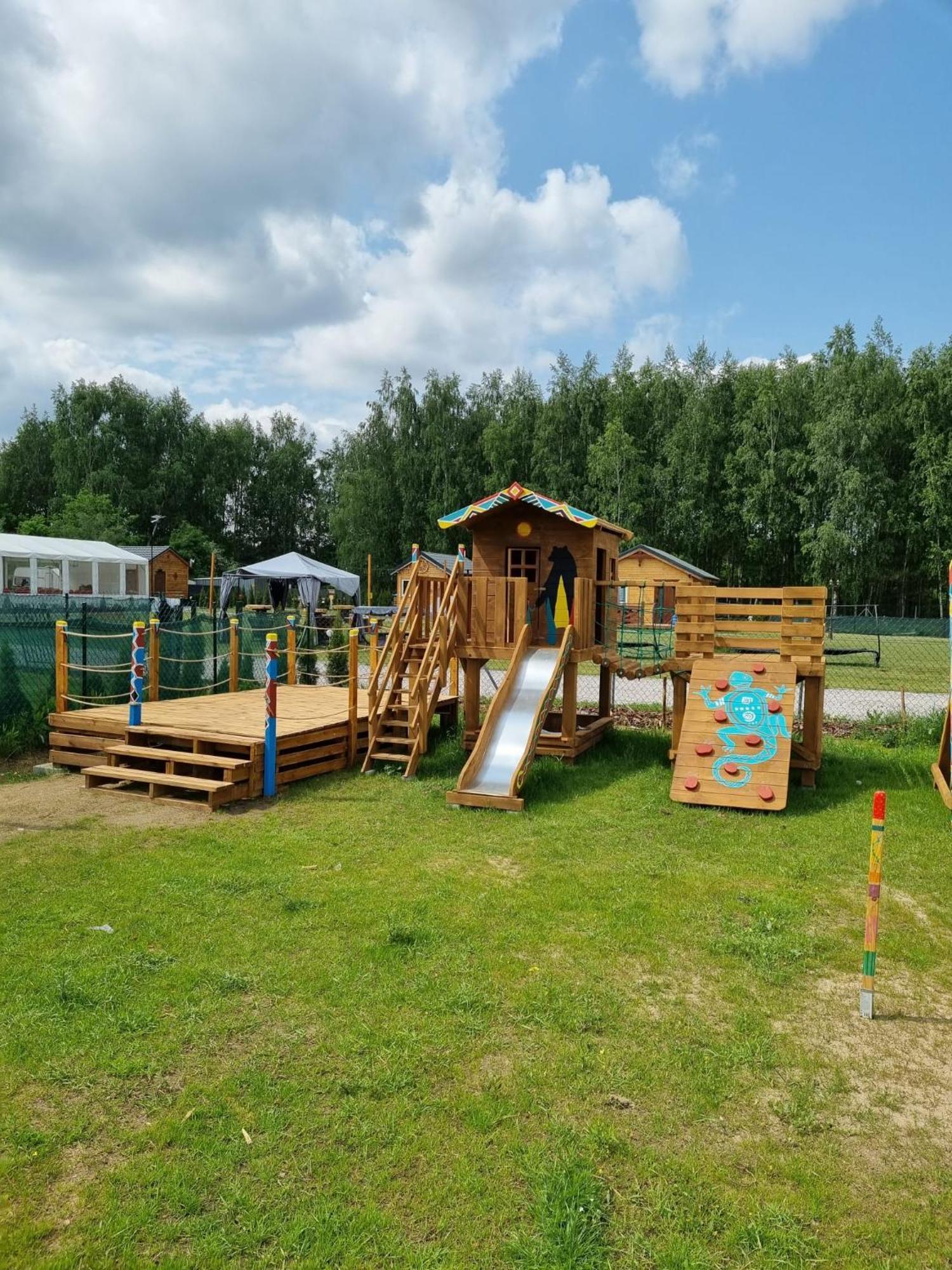 Отель Indiana Camp - 150 M Od Suntago Park Grabce-Towarzystwo Экстерьер фото